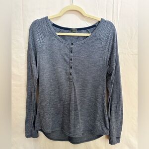 Marmot Blue Ribbed Henley Casual Top size Small